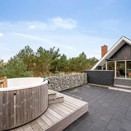 Vacation Renovated In 2023 With A 6-person Hot Tub - 1010 *