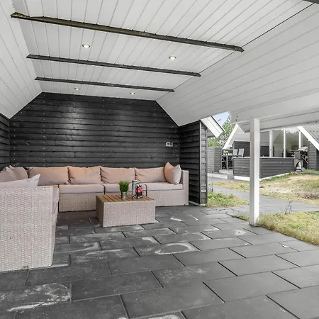 Vacation Renovated In 2023 With A 6-person Hot Tub - 1010 Feriehus Ringkøbing