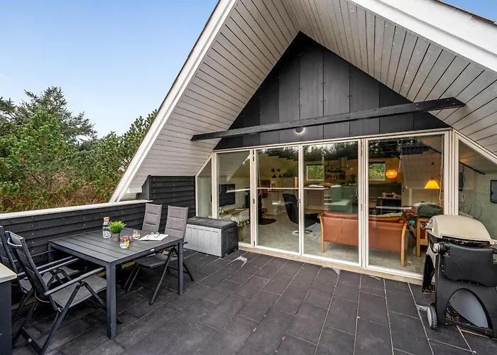 Vacation Renovated In 2023 With A 6-person Hot Tub - 1010 度假居 灵克宾