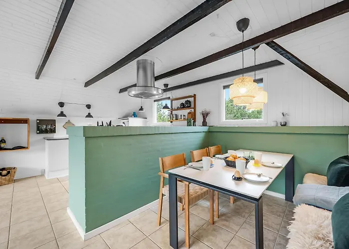 Vacation Renovated In 2023 With A 6-person Hot Tub - 1010 *