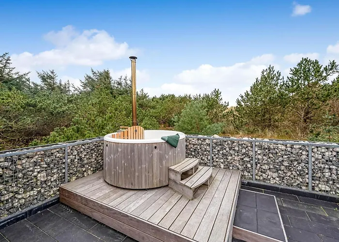 Vacation Renovated In 2023 With A 6-person Hot Tub - 1010 度假居
