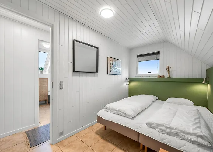Vacation Renovated In 2023 With A 6-person Hot Tub - 1010 度假居 灵克宾