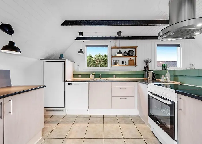 Vacation Renovated In 2023 With A 6-person Hot Tub - 1010 *