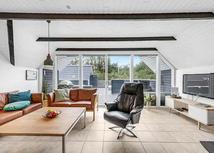 Vacation Renovated In 2023 With A 6-person Hot Tub - 1010 度假居 灵克宾